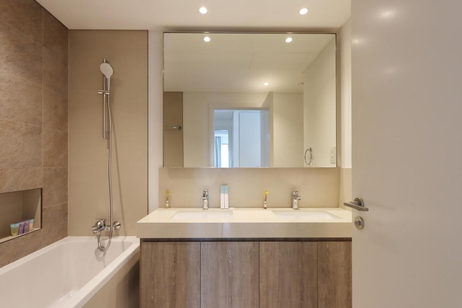 Livbnb-sky-high Haven 3br With Maid's Room, Burj Khalifa View Apartment Dubai