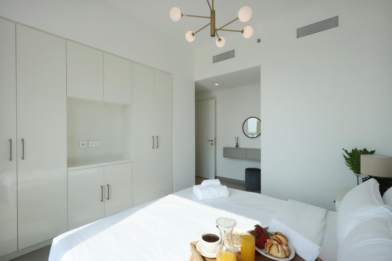Apartment Livbnb-sky-high Haven 3br With Maid's Room, Burj Khalifa View Dubai