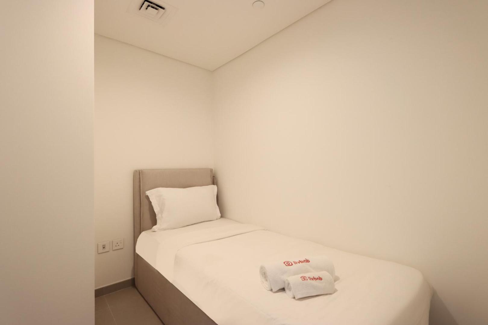 Apartment Livbnb-sky-high Haven 3br With Maid's Room, Burj Khalifa View Dubai